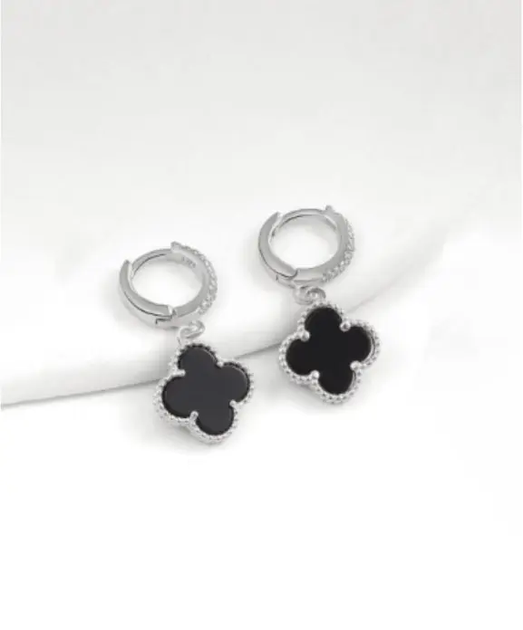 Aiyanna Haily Four Leaf Earring Black