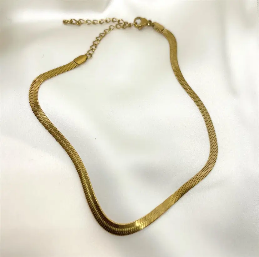 Aiyanna Snake choker necklace