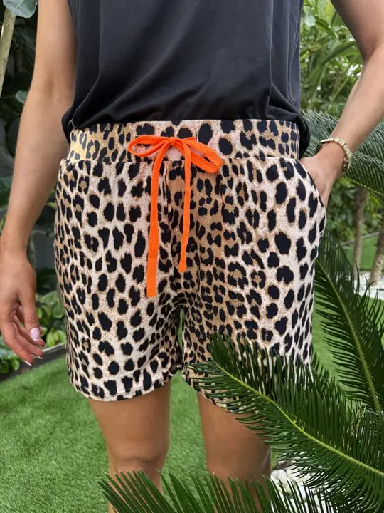 Liberté essentiel Liberté - Alma Shorts - Lux Leo x Neon Orange
