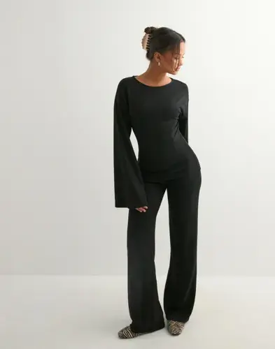 Nelly Nelly - Svart - Luxury Wide Sleeve Sweat