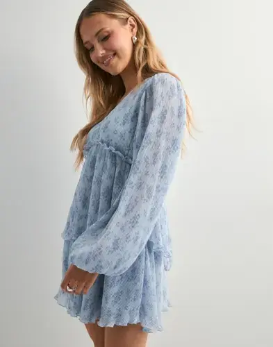 Nelly Nelly - Blomstrete - Fine Pleated Dress
