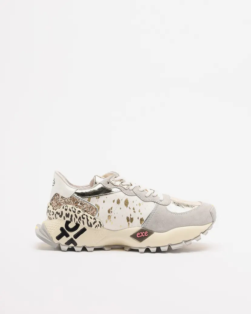 Exé Exé 134-35 Golden Sneakers