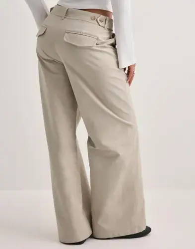 Nelly Nelly - Beige - Cargo Strap Pants