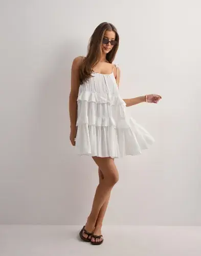 Nelly Nelly - Hvit - Volume Flounce Dress
