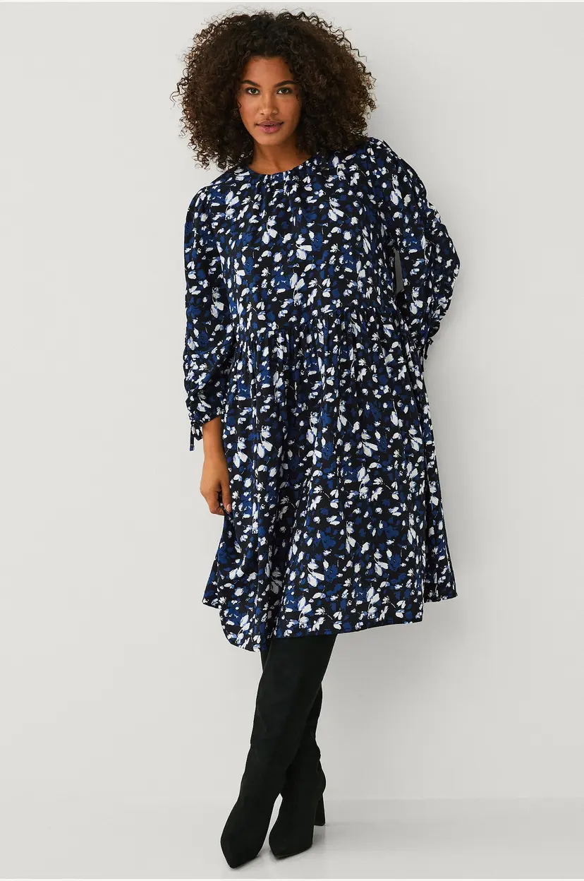 Ellos Plus collection Kjole med puffermer - Blå