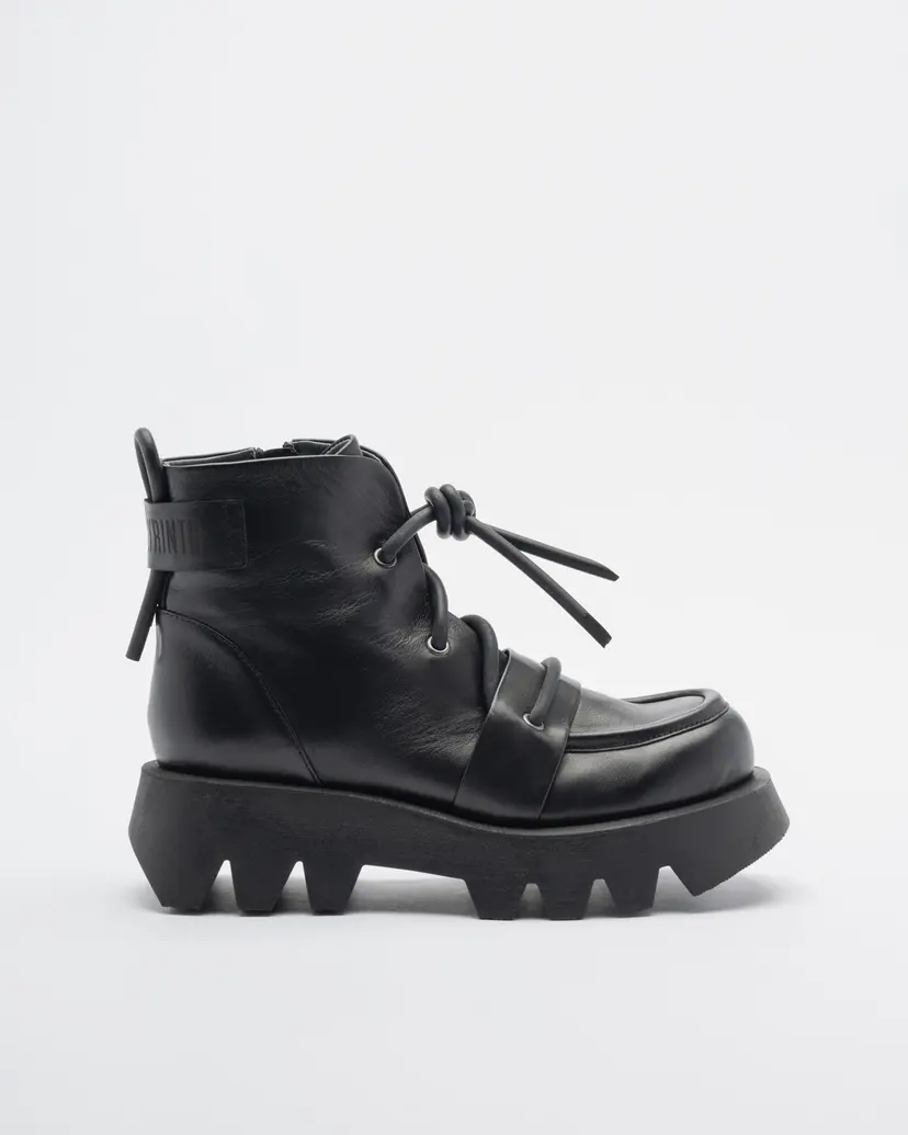 The Lab.yrinth The Lab.yrinth 9970 Black Boots