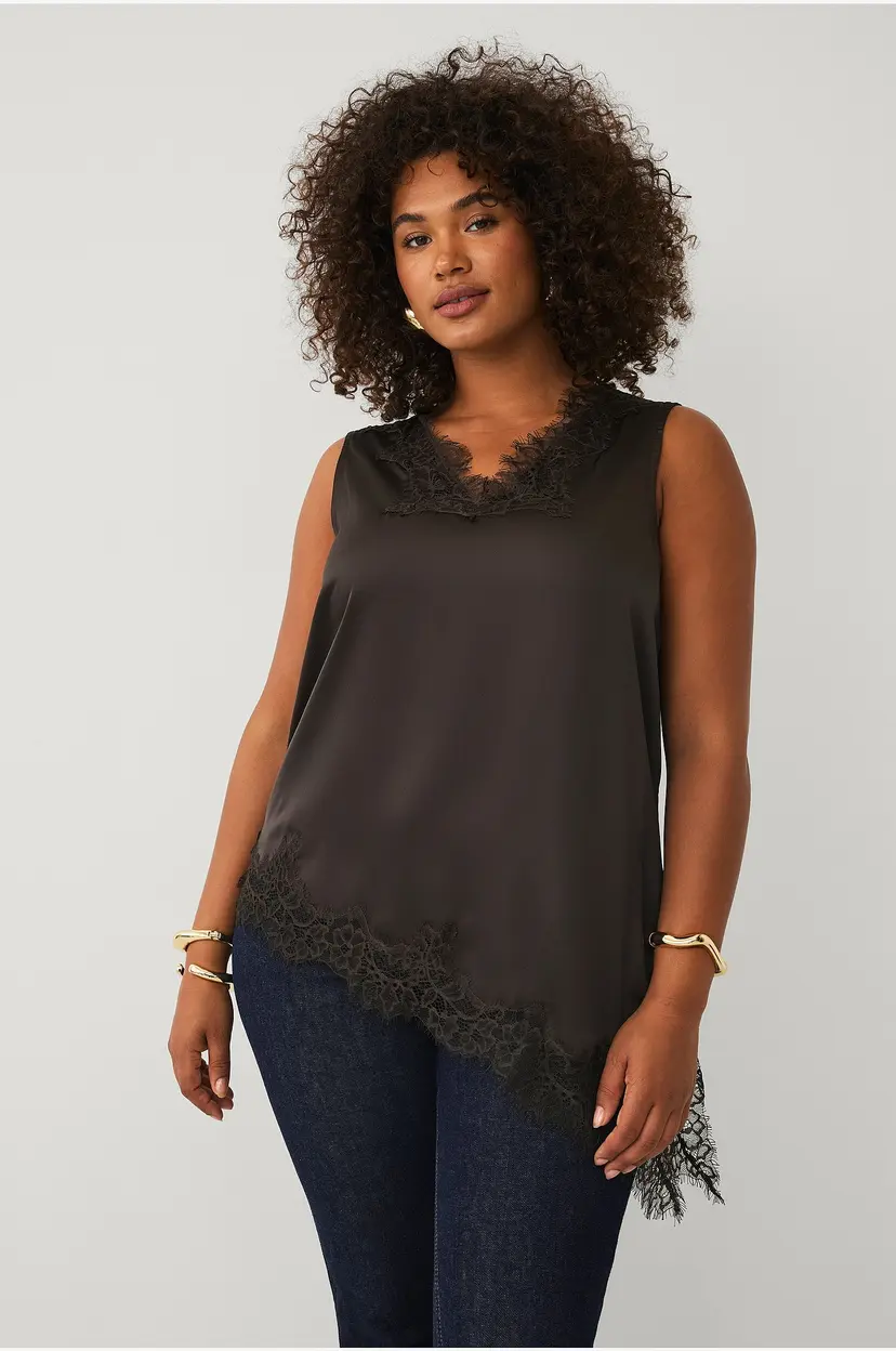 Ellos Plus collection Bluse med blondedetaljer - Brun