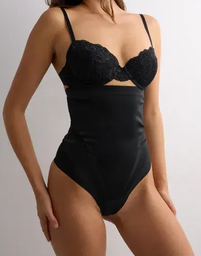 Spanx Spanx - Svart - High Waisted Thong