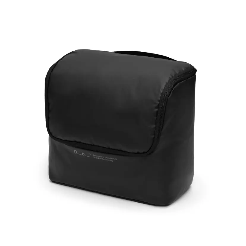 DB Essential Washbag M Black Out