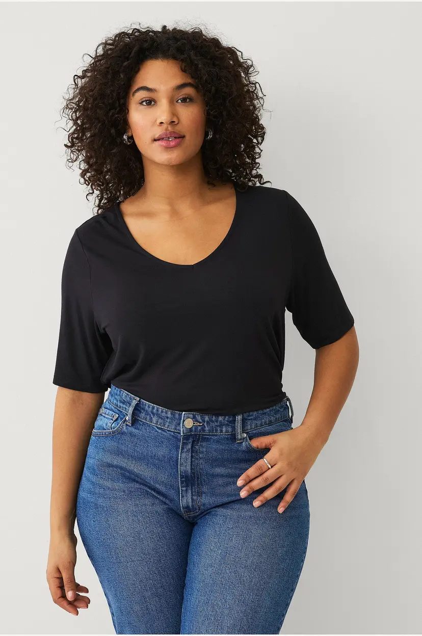 Ellos Plus collection Soft topp med v-hals - Svart