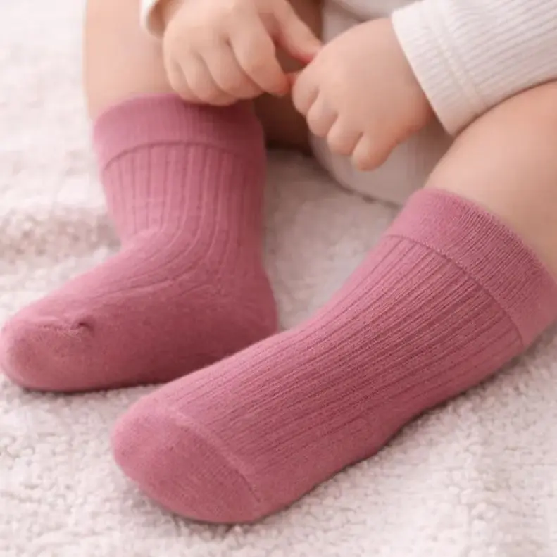 Need it Babysokker i merinoull Fin rosa
