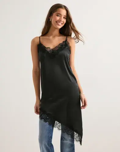 Pieces Pieces - Svart - Pcnomi Strap Satin Lace Dress Wvn D