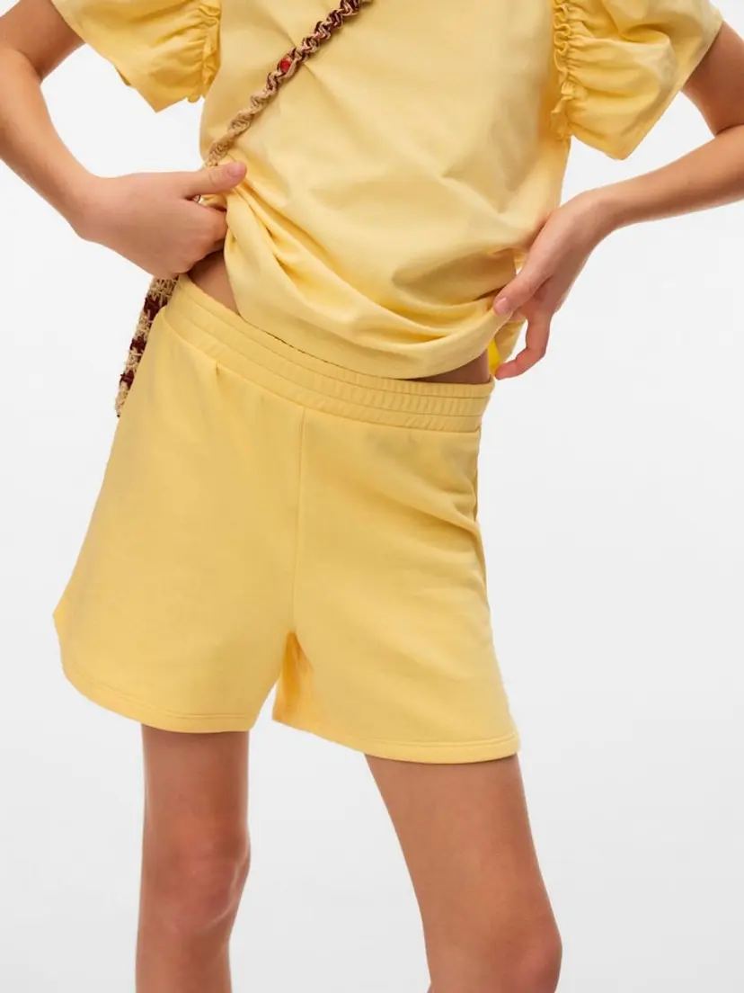 Vero Moda Girl Vero Moda Girl Sabina Shorts Regular Fit Golden Haze (164 /14 år)