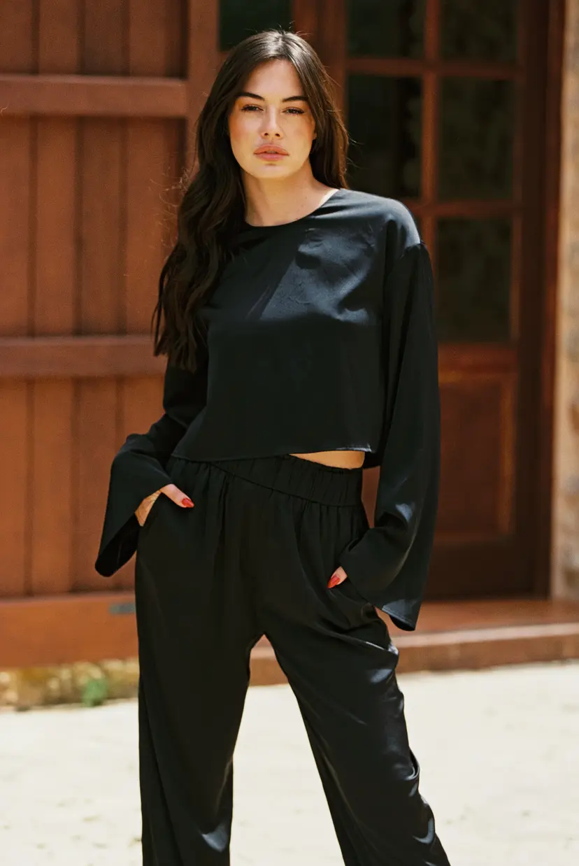 Kayani Dina Satin Turnt Blouse Shiny Onyx