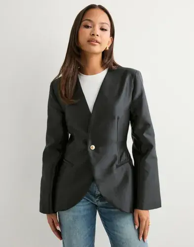Malina Malina - Svart - Nori Fitted Heavy Satin blazer