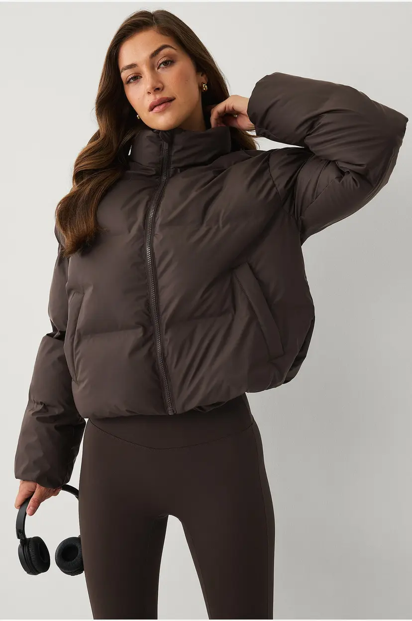 Ellos STUDIO Jakke Short Rubber Coated Puffer Jac - Brun
