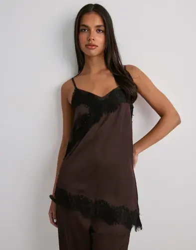 Pieces Pieces - Brun - Pcariel Assymetric Lace Top D2D Pp