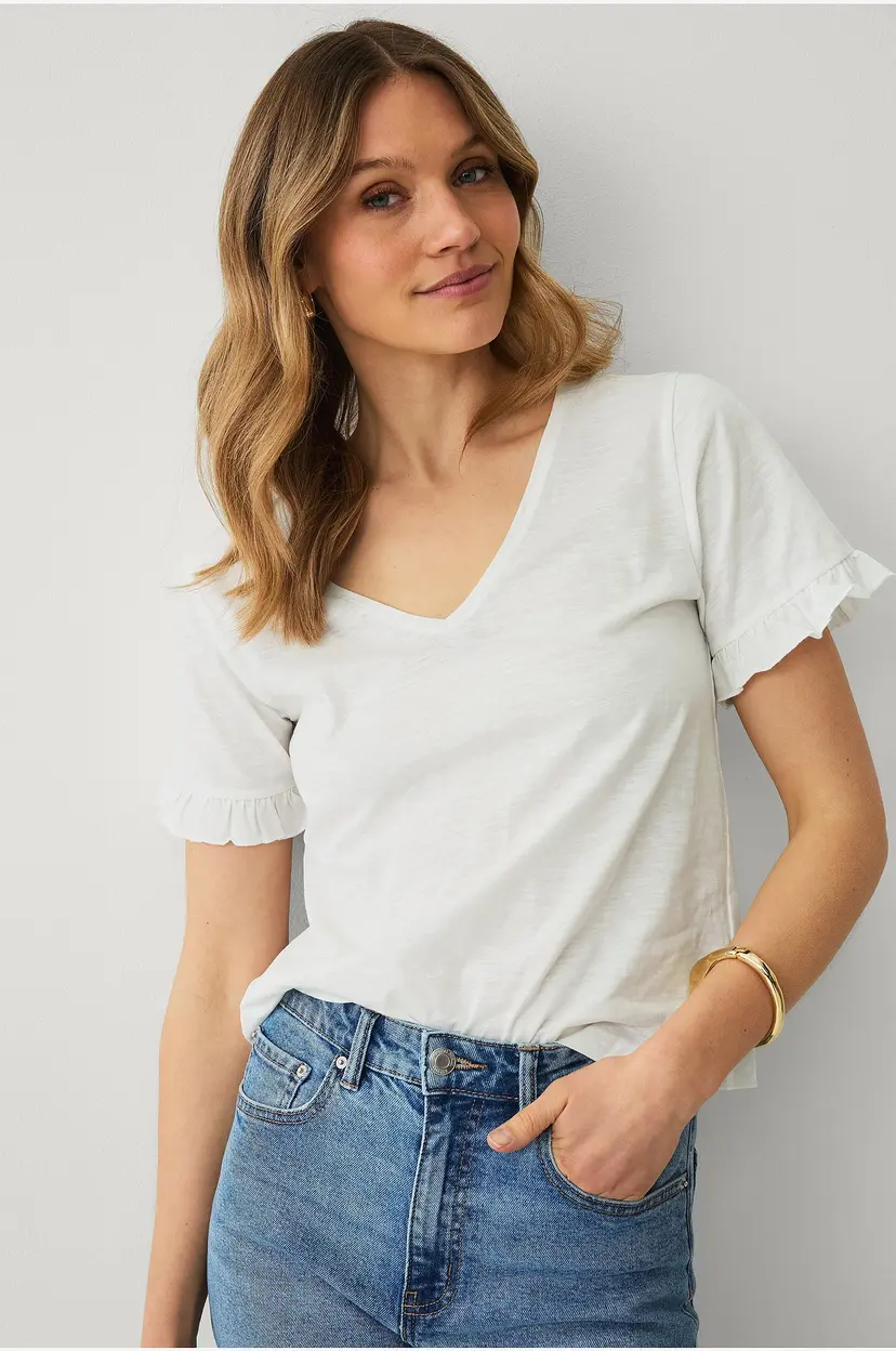 Ellos Collection Topp med volangermet - Hvit