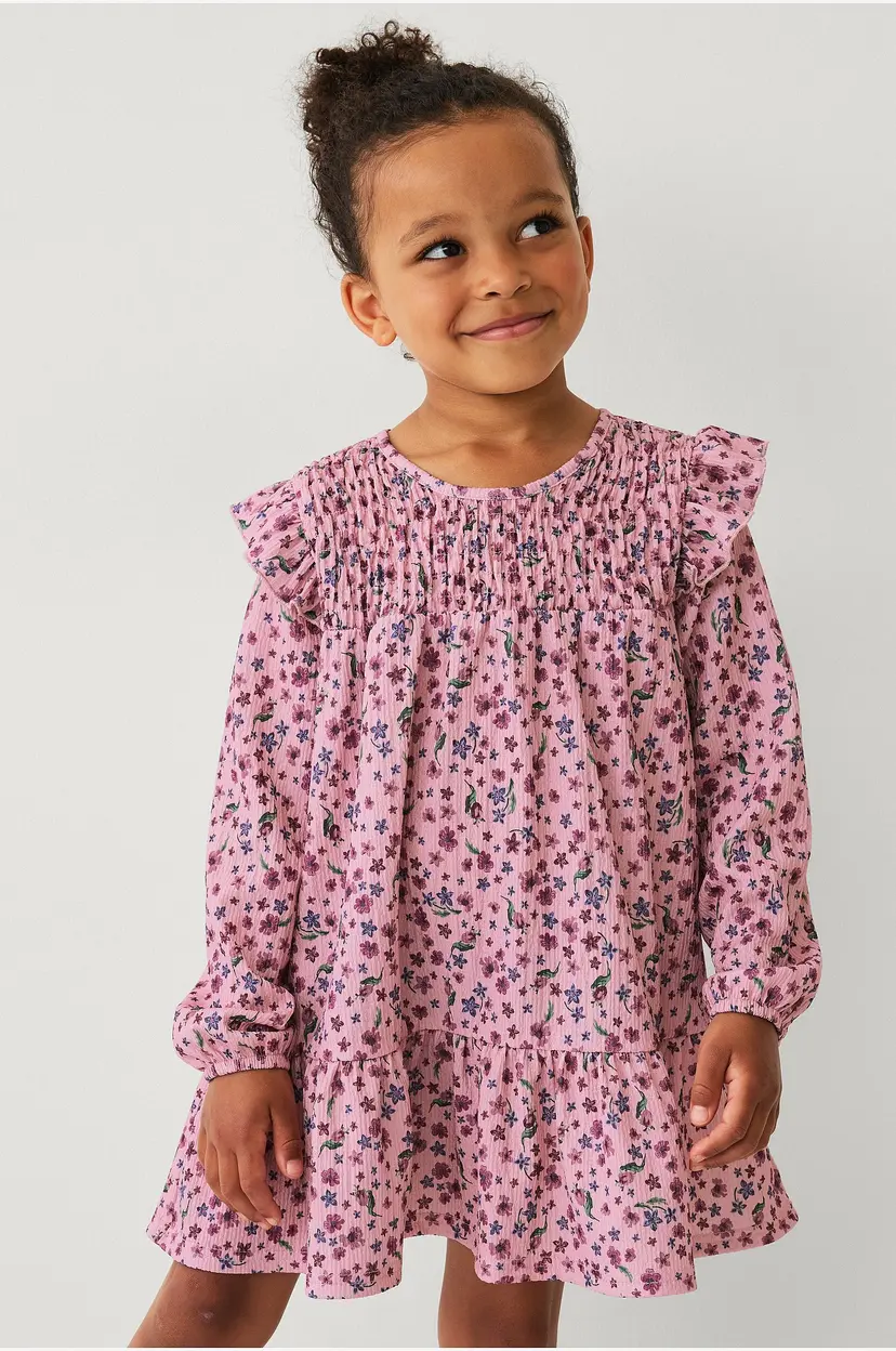 Ellos Collection Kjole med smock og volanger - Rosa