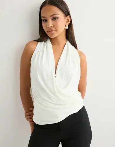 Nelly Nelly - Hvit - Flowy Wrap Top