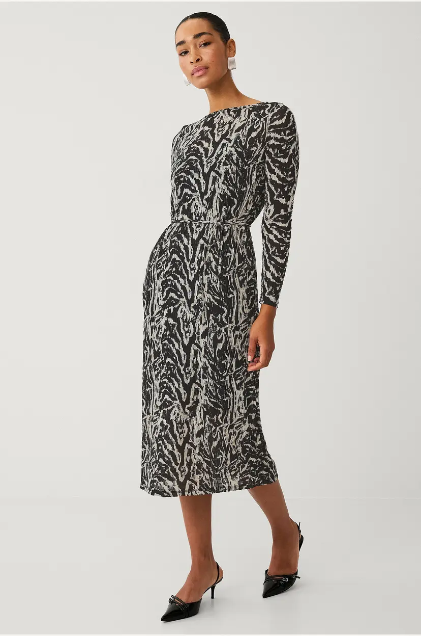 Vila Kjole viLarine Nala Boat Neck L/S Midi DR - Svart
