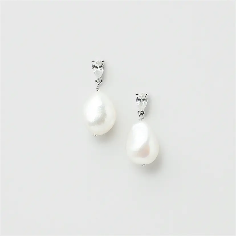 Safira Drop Pearl Studs