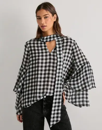 Vero Moda Vero Moda - Svart - Vmsia Ls Flounce Top Wvn Ga