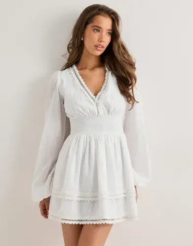Nelly Nelly - Hvit - Fine Little Flounce Dress