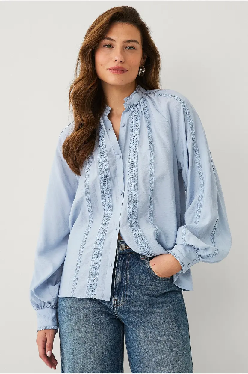 Ellos Collection Bluse med blondedetaljer - Blå