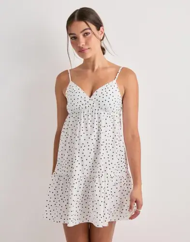 Nelly Nelly - Hvit - Lace Detail Dress