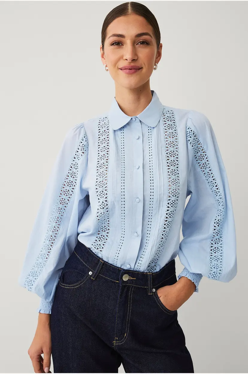 Ellos Collection Bluse med blondedetaljer - Blå