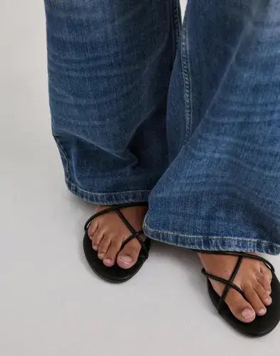 Nelly Nelly - Svart - Thin Strap Sandal